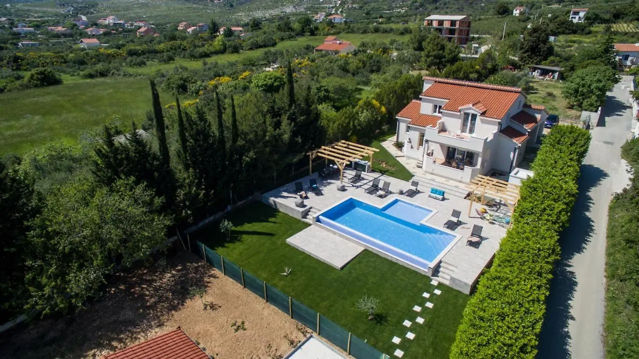 Luxury Villa With A Swimming Pool Plano, Trogir - 20902 Kastel Stafilic